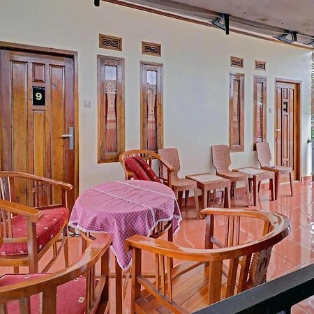 Adinda Homestay Lembang Exterior foto